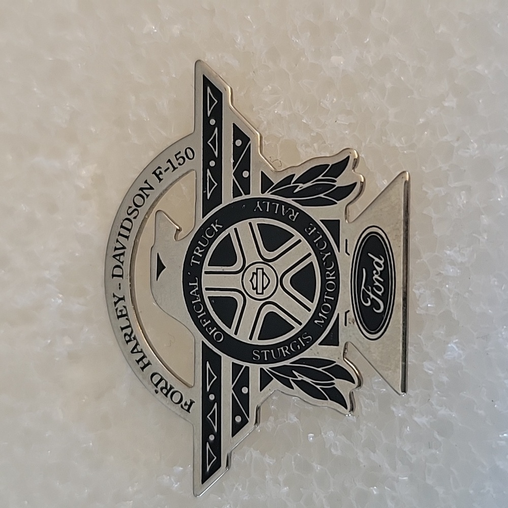 #B Rare Ford Harley Davidson F-150 Pin. BRAND NEW 2001